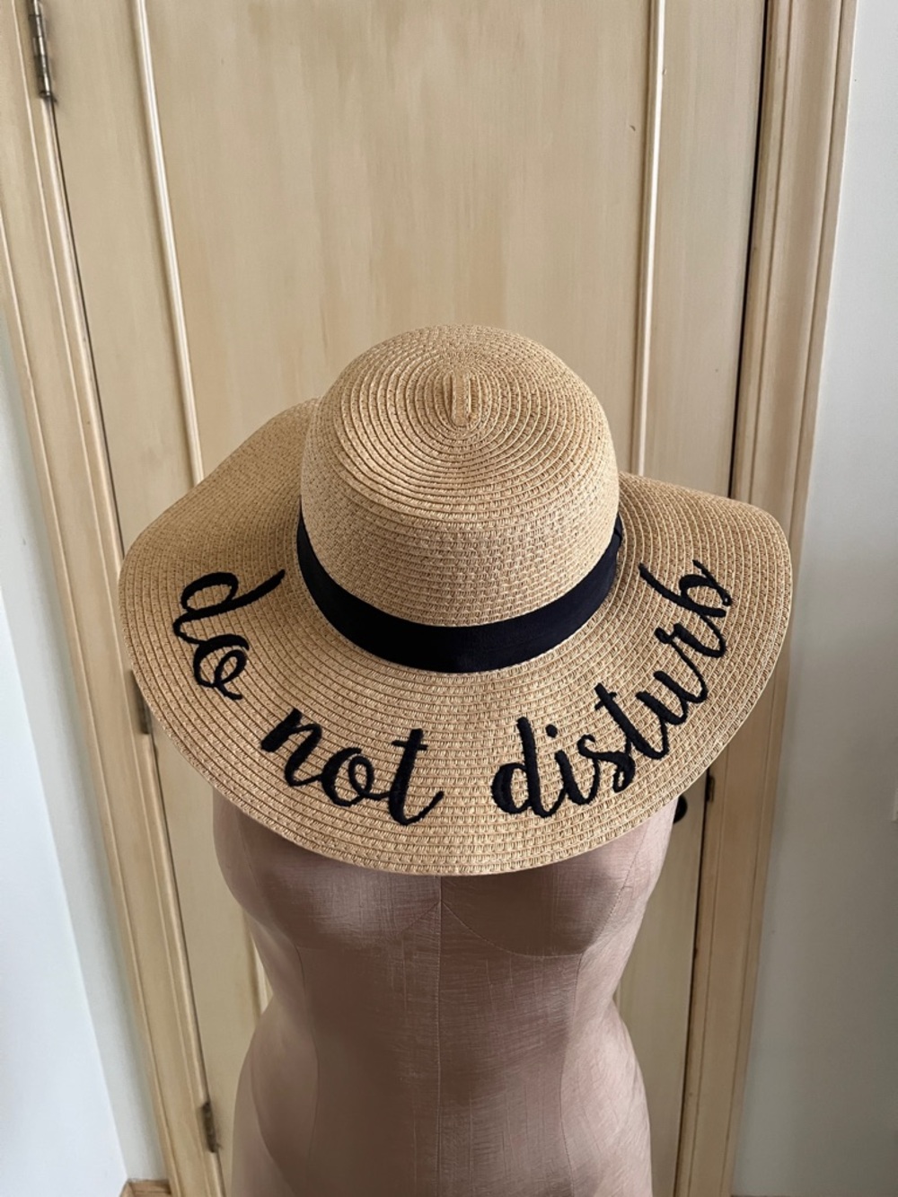 C. C Exclusives NWT Summer Straw Sun Hat "Do Not Disturb" Script - Black Trim